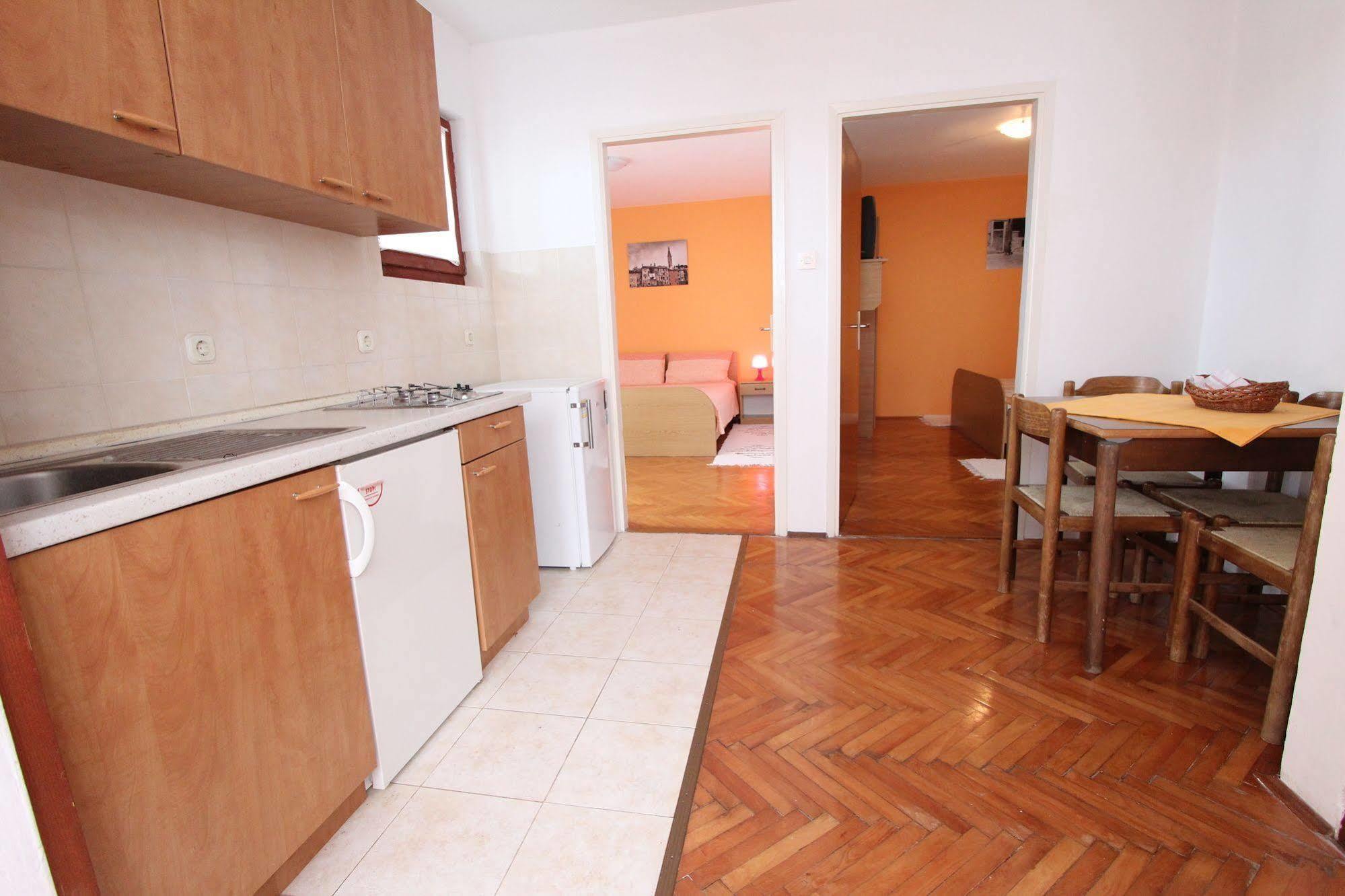 Apartments Tara 罗维尼 外观 照片