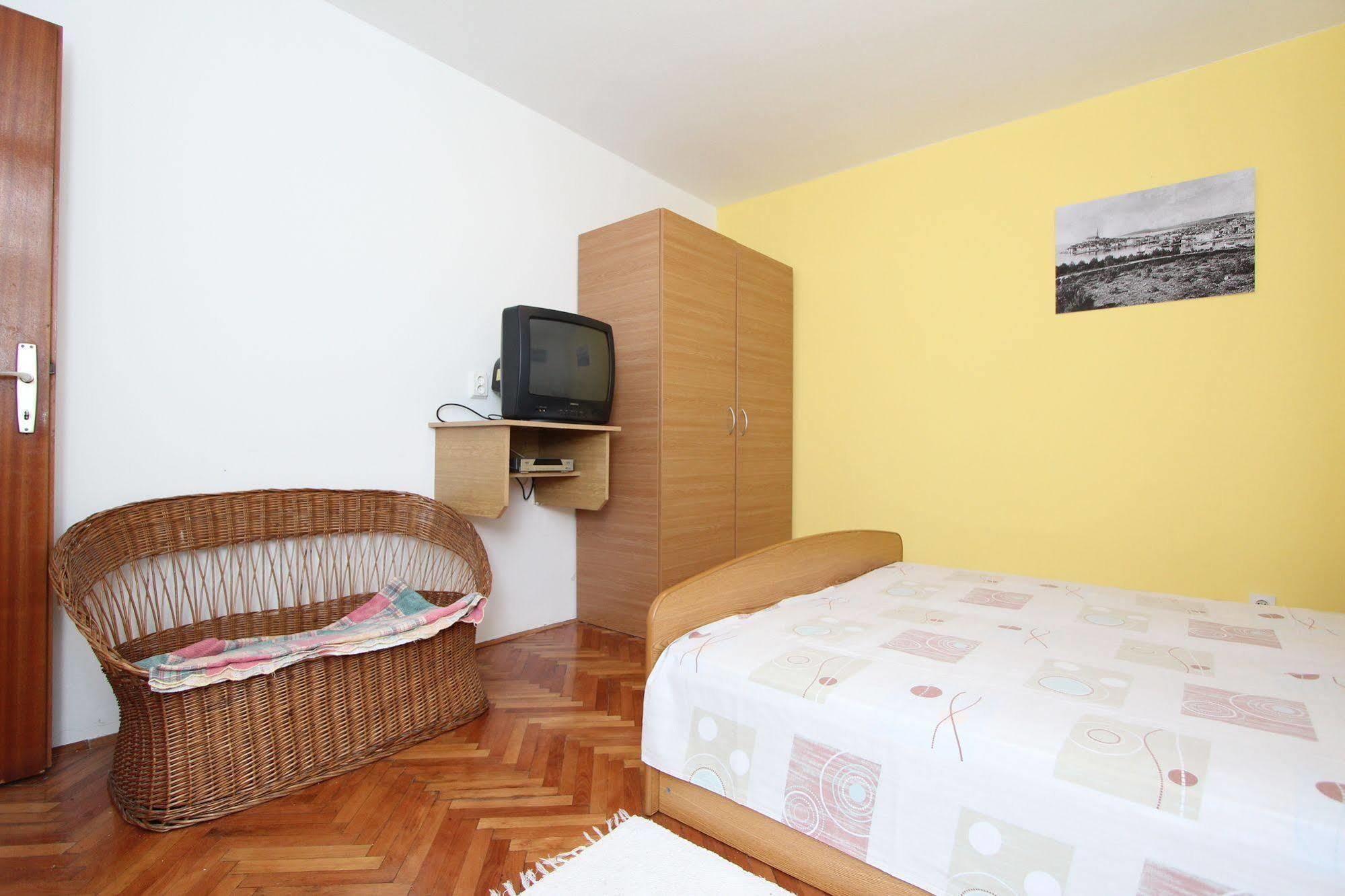 Apartments Tara 罗维尼 外观 照片